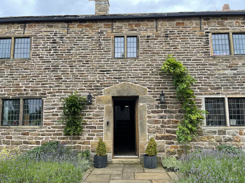 17th Century Yeoman’s House, A1586 (photo 2)