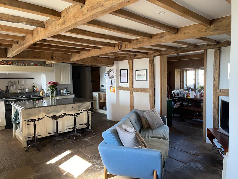 Sitting room at 17th Century Yeoman’s House, A1586 (photo 15)