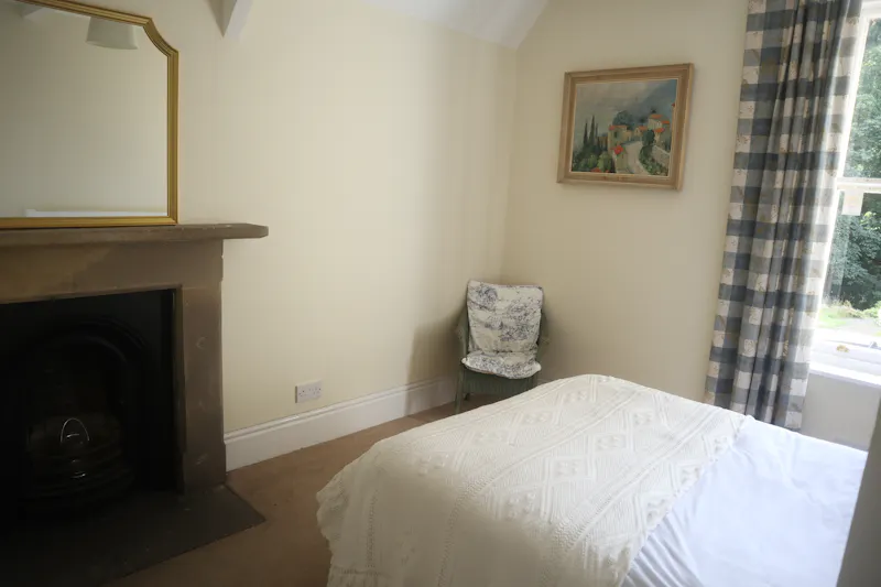 Bedroom at Stocksfield Gothic house, B1996 (photo 46)