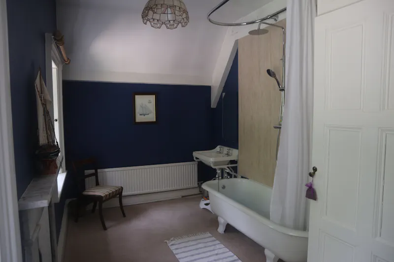 Bathroom at Stocksfield Gothic house, B1996 (photo 42)