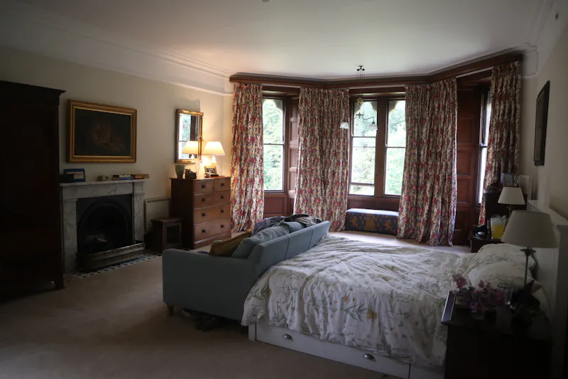 Bedroom at Stocksfield Gothic house, B1996 (photo 62)
