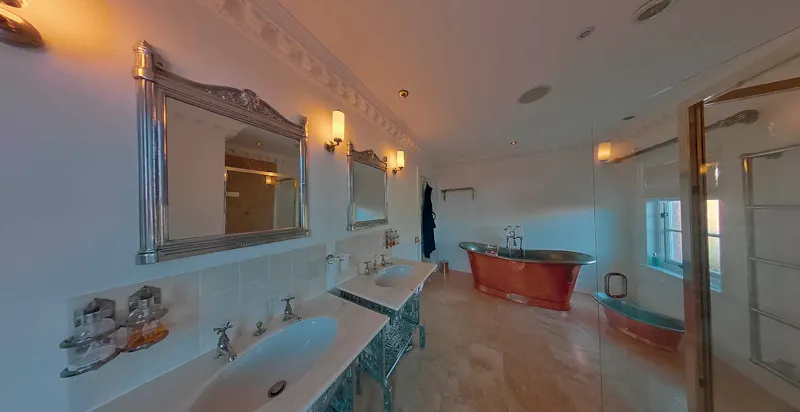 Bathroom at Haywards Heath Victorian manor, B1997 (photo 26)