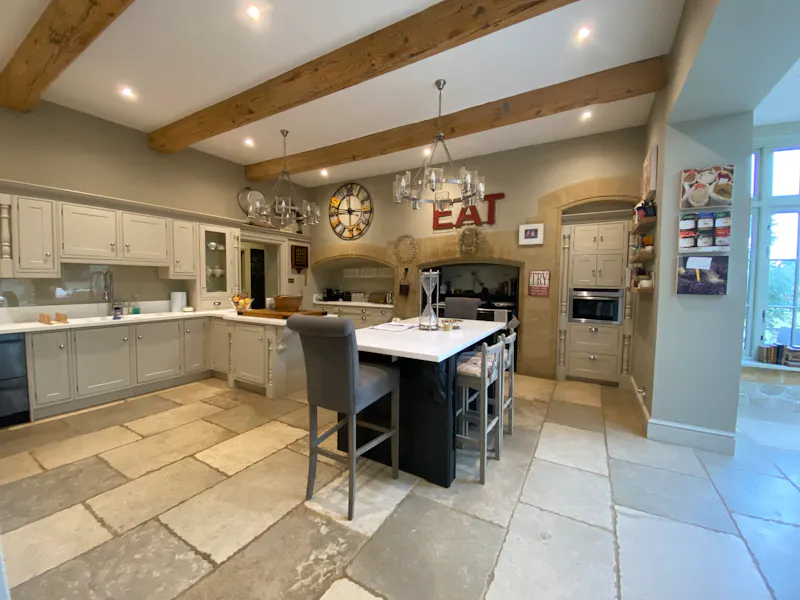 Kitchen at Taunton Manor House, H1019 (photo 7)