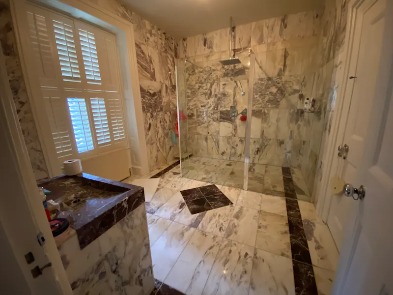 Shower at Taunton Manor House, H1019 (photo 50)