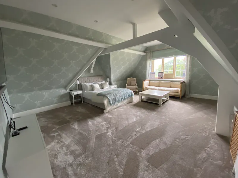 Wallpaper at Taunton Manor House, H1019 (photo 57)