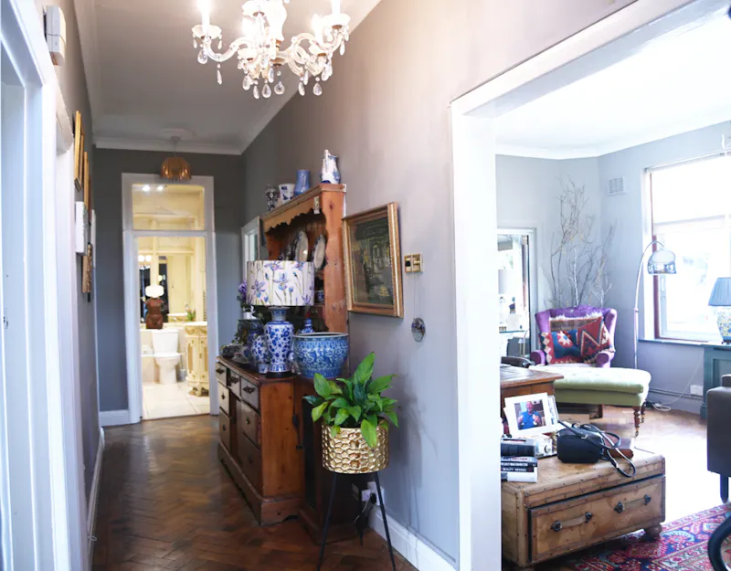 Entrance hall at Bohemian Basildon pool house, D2671 (photo 2)