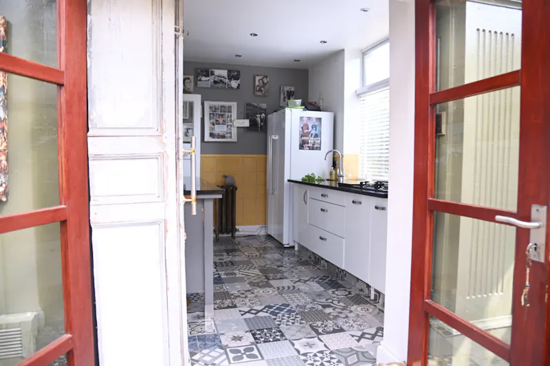 Kitchen at Bohemian Basildon pool house, D2671 (photo 9)