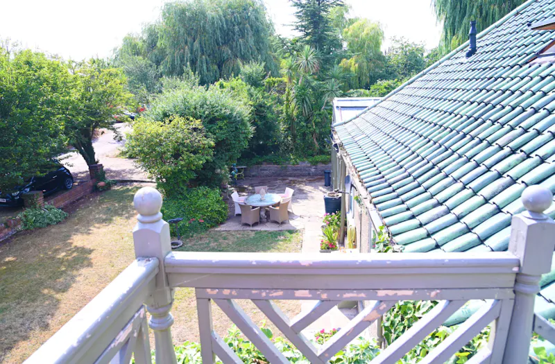 Bohemian Basildon pool house, D2671 (photo 34)