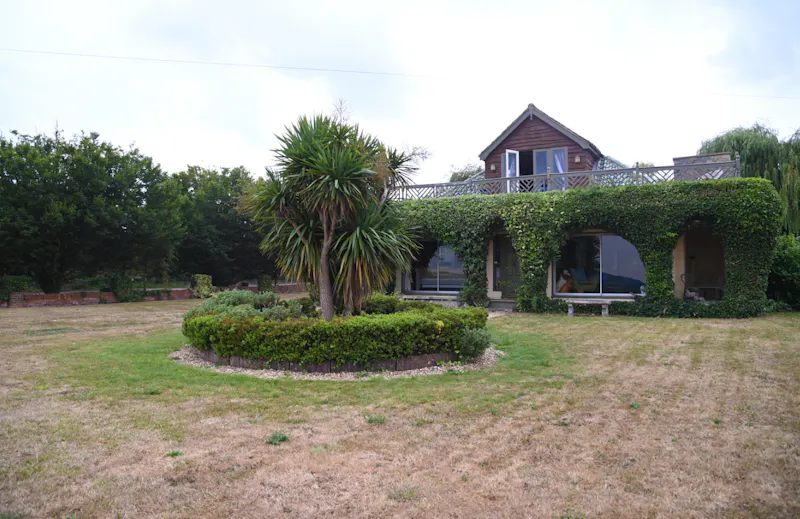 Bohemian Basildon pool house, D2671 (photo 81)