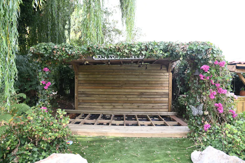 Bohemian Basildon pool house, D2671 (photo 40)
