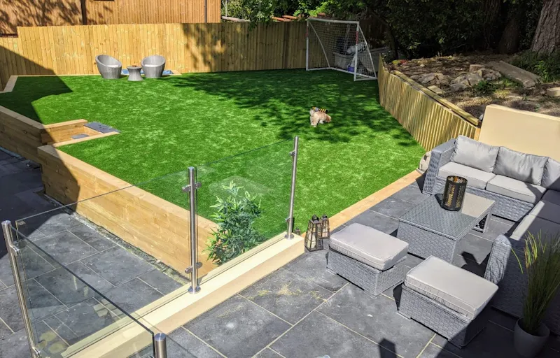 Garden at Merthyr Tydfil Modern Home, D2672 (photo 15)