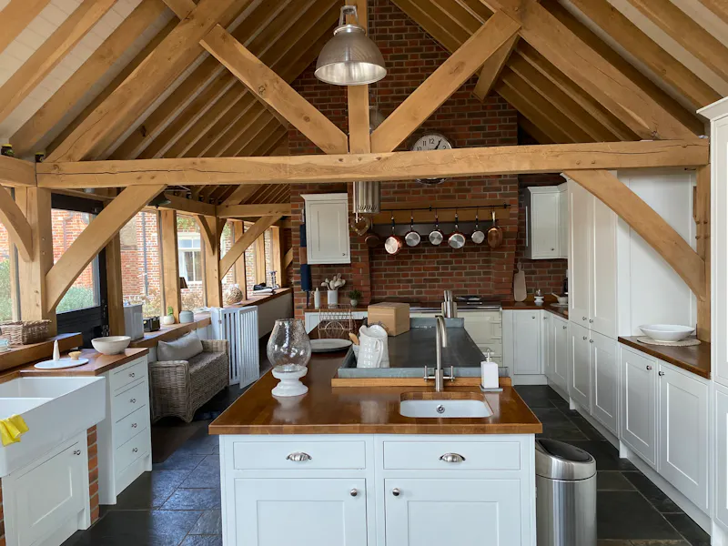Kitchen at Georgian barn in Aldermaston , A1589 (photo 2)