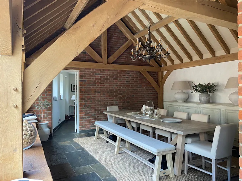 Exposed brick at Georgian barn in Aldermaston , A1589 (photo 9)