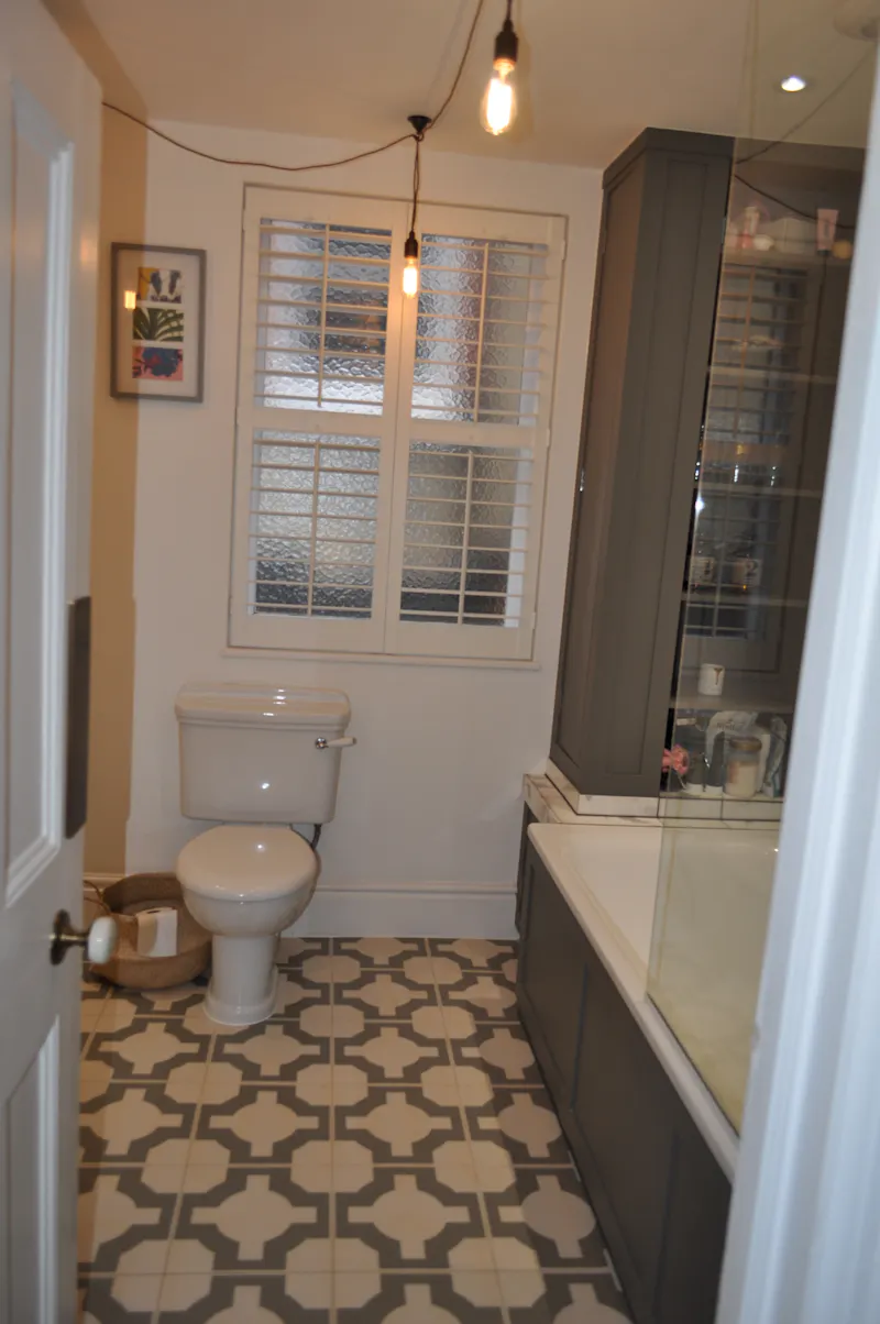 Bath at Woodford Edwardian house, E510 (photo 50)
