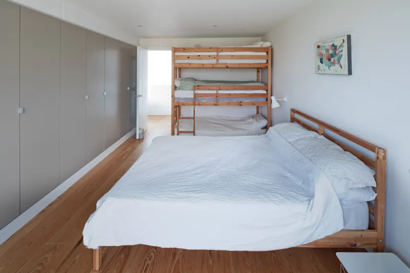 Bedroom at Award winning Harkstead house, K458 (photo 27)