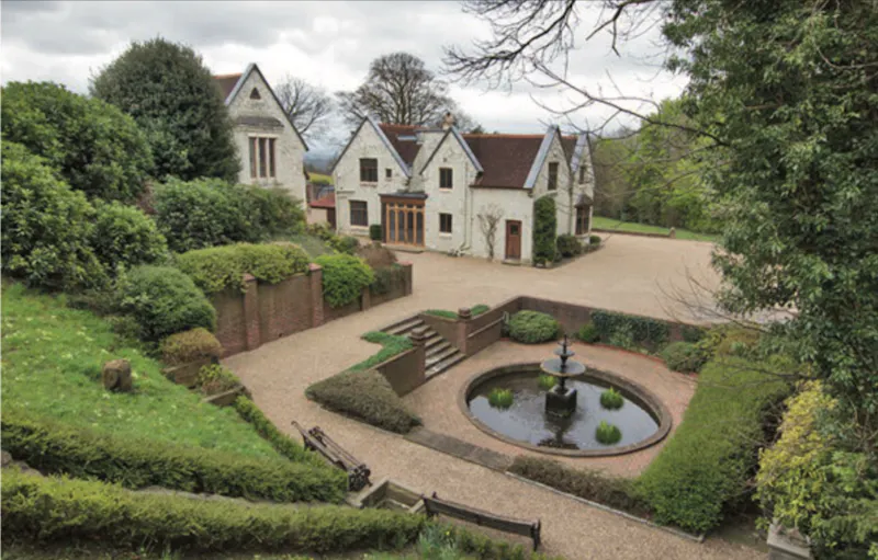 Driveway at Caterham Country House, B2001 (photo 1)