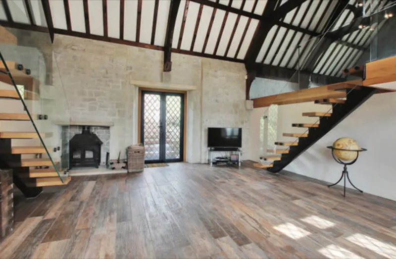 Open plan at Caterham Country House, B2001 (photo 12)