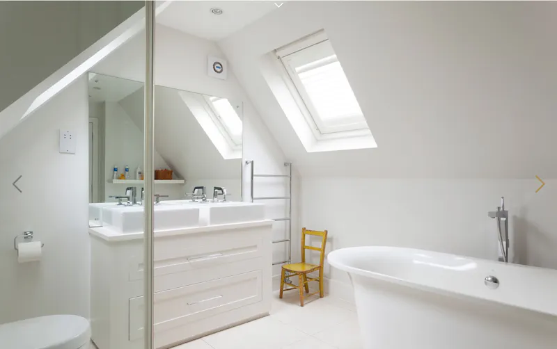 Bathroom at Light Wandsworth home, D2676 (photo 9)