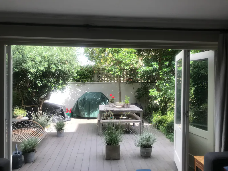 Garden at Light Wandsworth home, D2676 (photo 15)