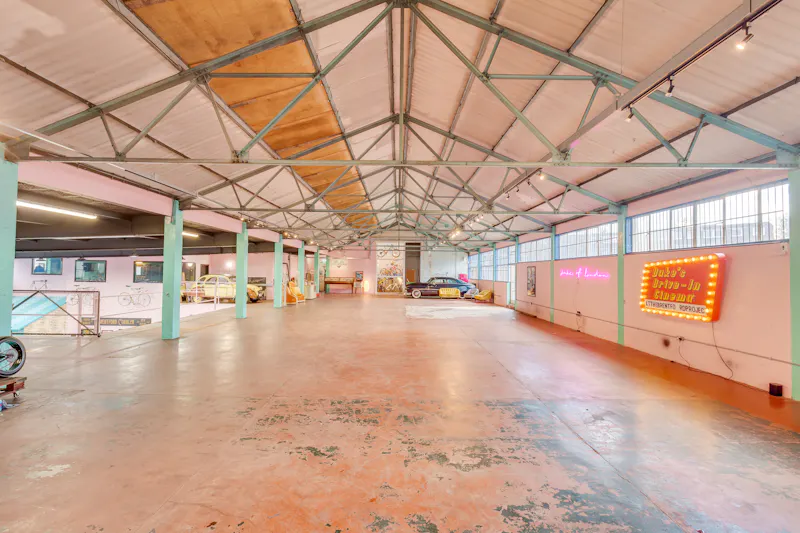 Brentford disused car factory, N528 (photo 3)
