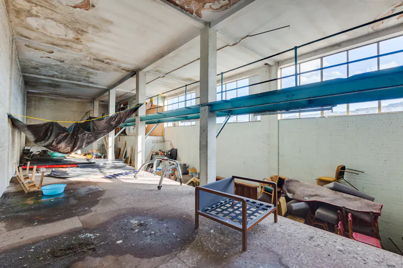 Brentford disused car factory, N528 (photo 12)