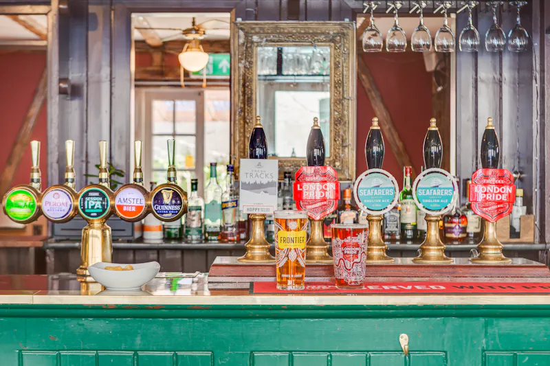 Bar at Brentford pub, R864 (photo 7)