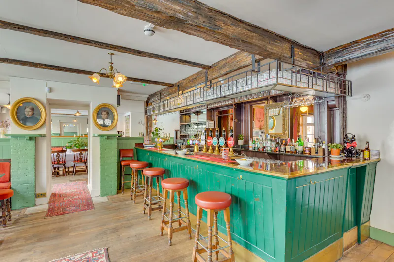 Exposed brick at Brentford pub, R864 (photo 6)