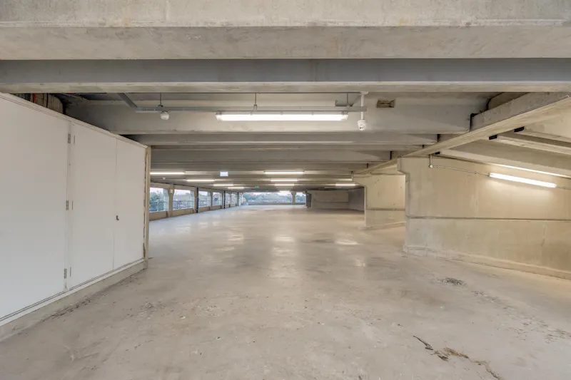 Brentford multi-storey car park, N527 (photo 9)