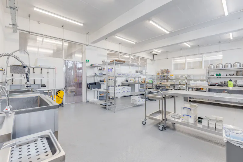 Kitchen at Versatile Brentford warehouse, Q153 (photo 9)