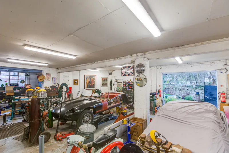Garage at Versatile Brentford warehouse, Q153 (photo 30)