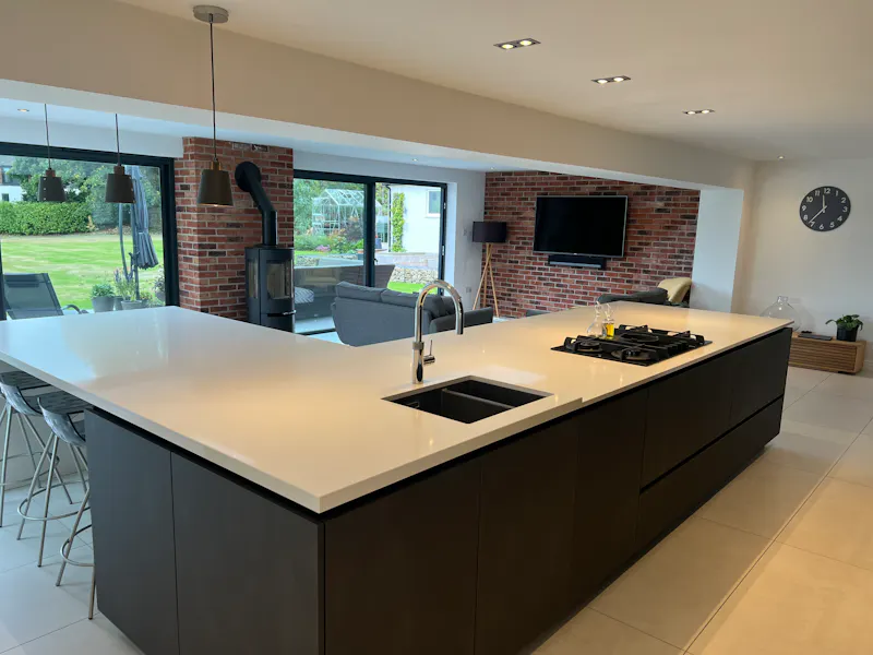 White Rendor Romiley Home, D2679 (photo 15)