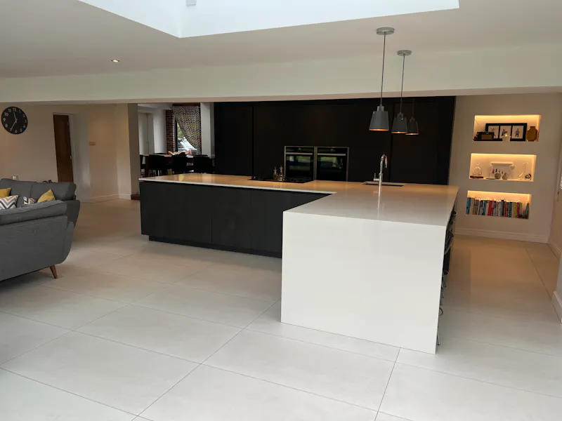 White Rendor Romiley Home, D2679 (photo 12)