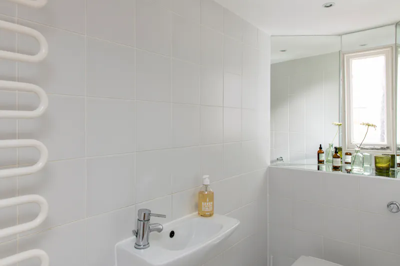 Bathroom at  Bright Denmark Hill apartment, A1594 (photo 20)