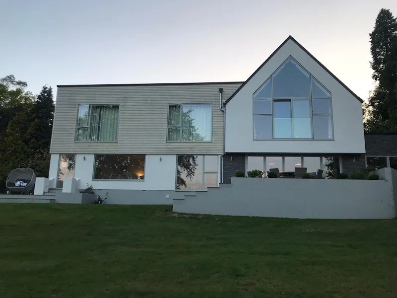 Light-Filled Haslemere  Home, D2682 (photo 32)