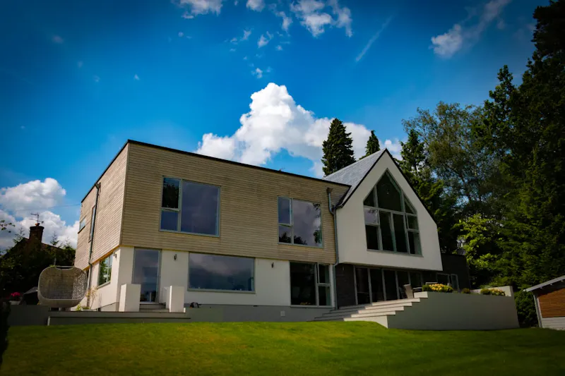 Light-Filled Haslemere  Home, D2682 (photo 34)