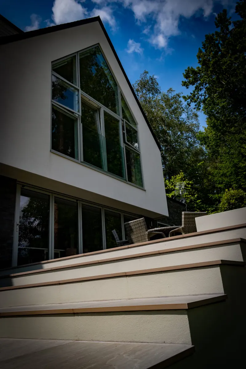 Light-Filled Haslemere  Home, D2682 (photo 37)