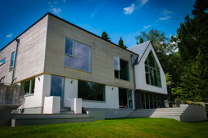 Light-Filled Haslemere  Home, D2682 (photo 38)