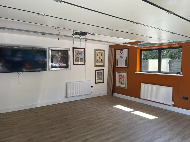 Open plan at Modern Millbrook house, K471 (photo 19)