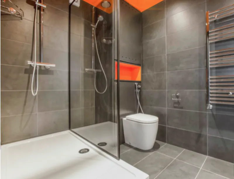 Bathroom at Working artist's studio in Hoxton., F664 (photo 10)