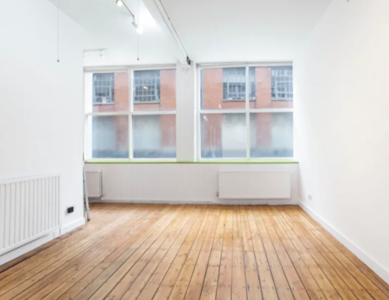 Working artist's studio in Hoxton., F664 (photo 6)