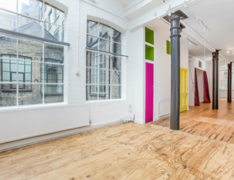 Working artist's studio in Hoxton., F664 (photo 14)