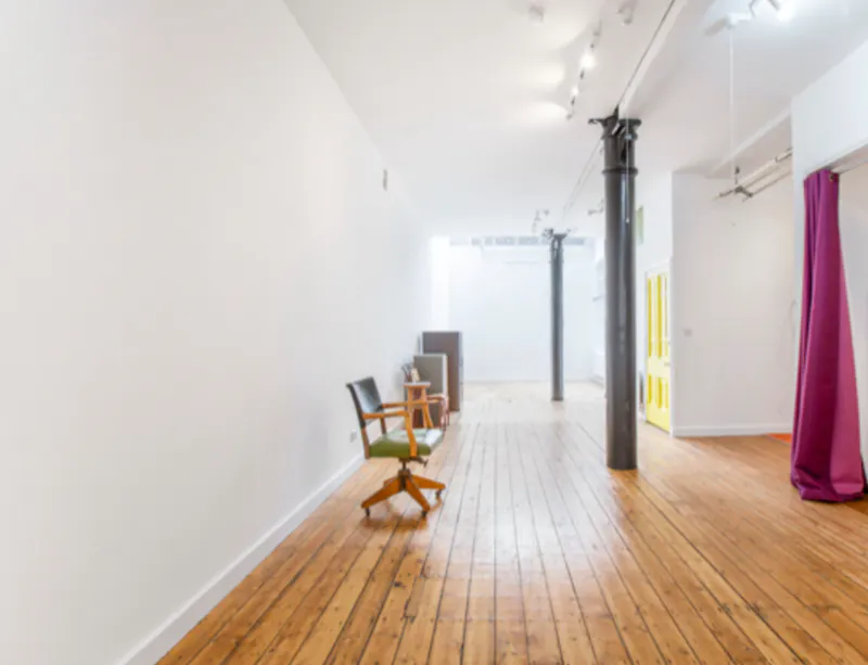 Open plan at Working artist's studio in Hoxton., F664 (photo 4)