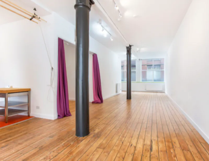 Working artist's studio in Hoxton., F664 (photo 11)
