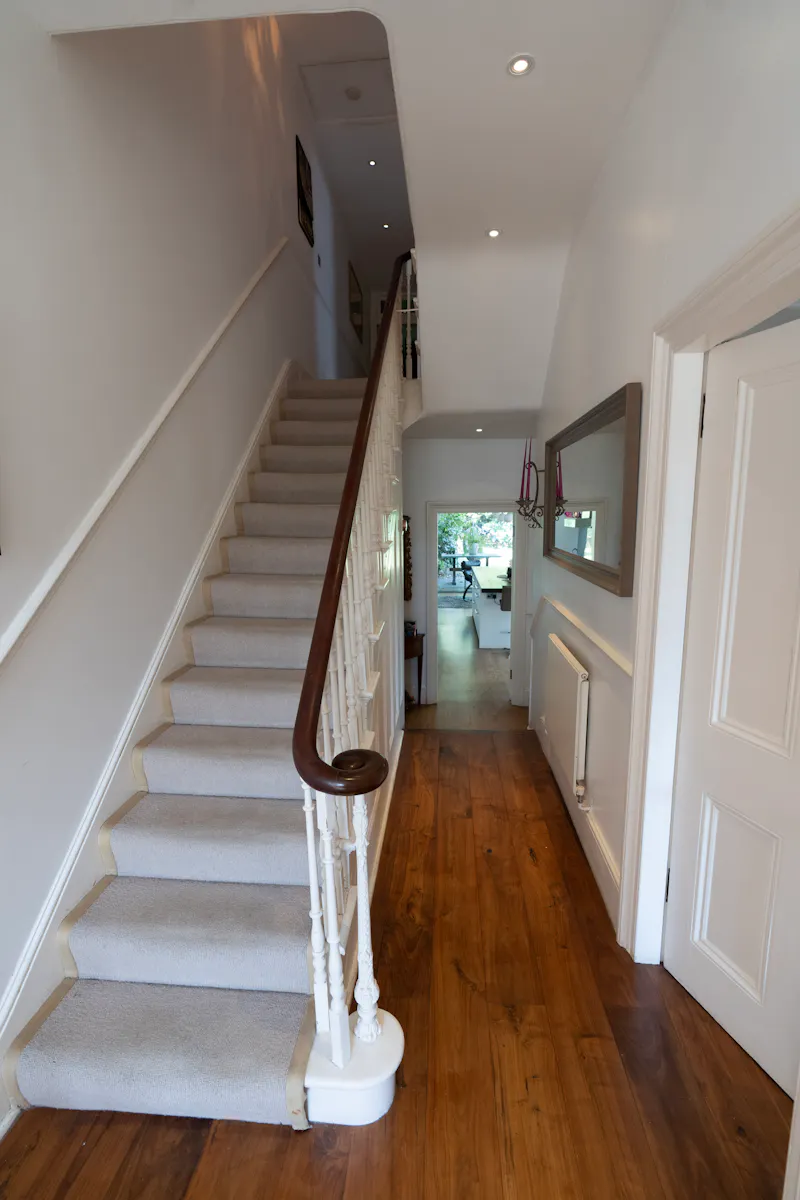 Staircase at Kingston Upon Thames house, B1753 (photo 26)