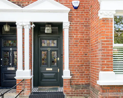Contemporary Richmond house, D2688