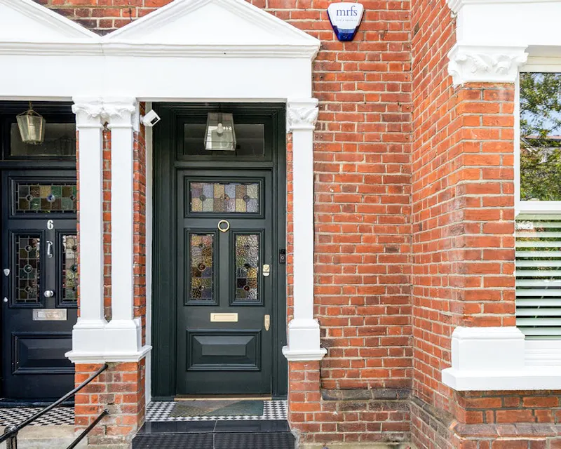 Contemporary Richmond house, D2688 (photo 1)