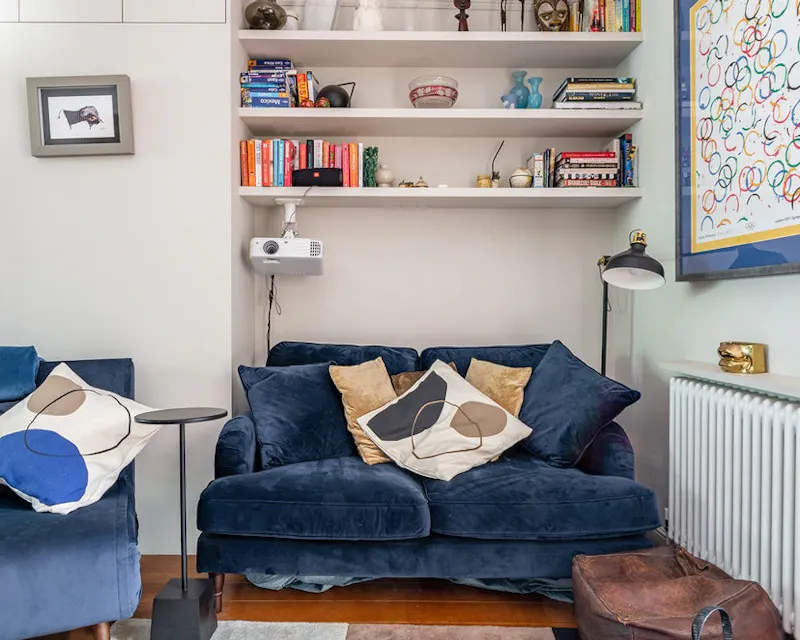 Living Room at Contemporary Richmond house, D2688 (photo 7)