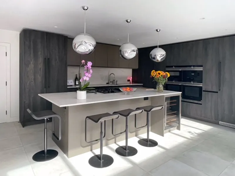 Retro Oxshott Home, D2687 (photo 12)