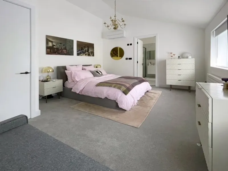 Bedroom at Retro Oxshott Home, D2687 (photo 26)