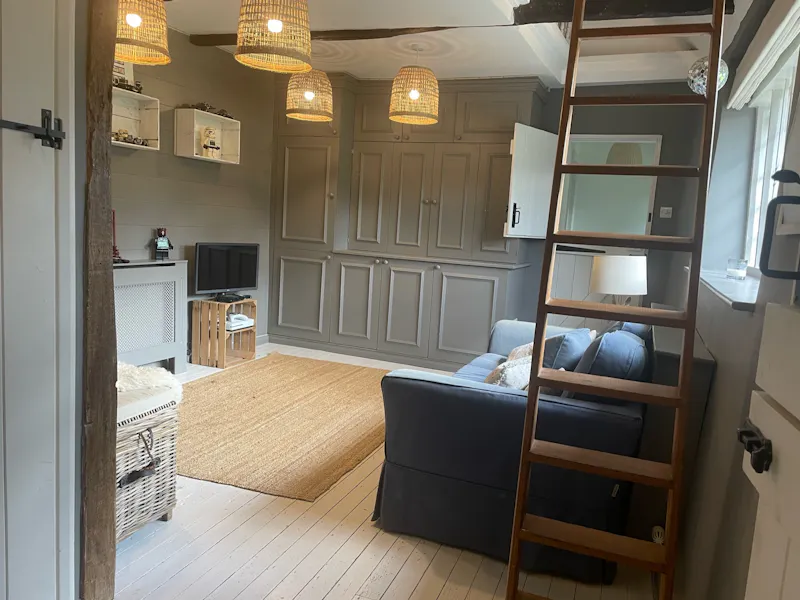 Alton Cottage, C933 (photo 9)